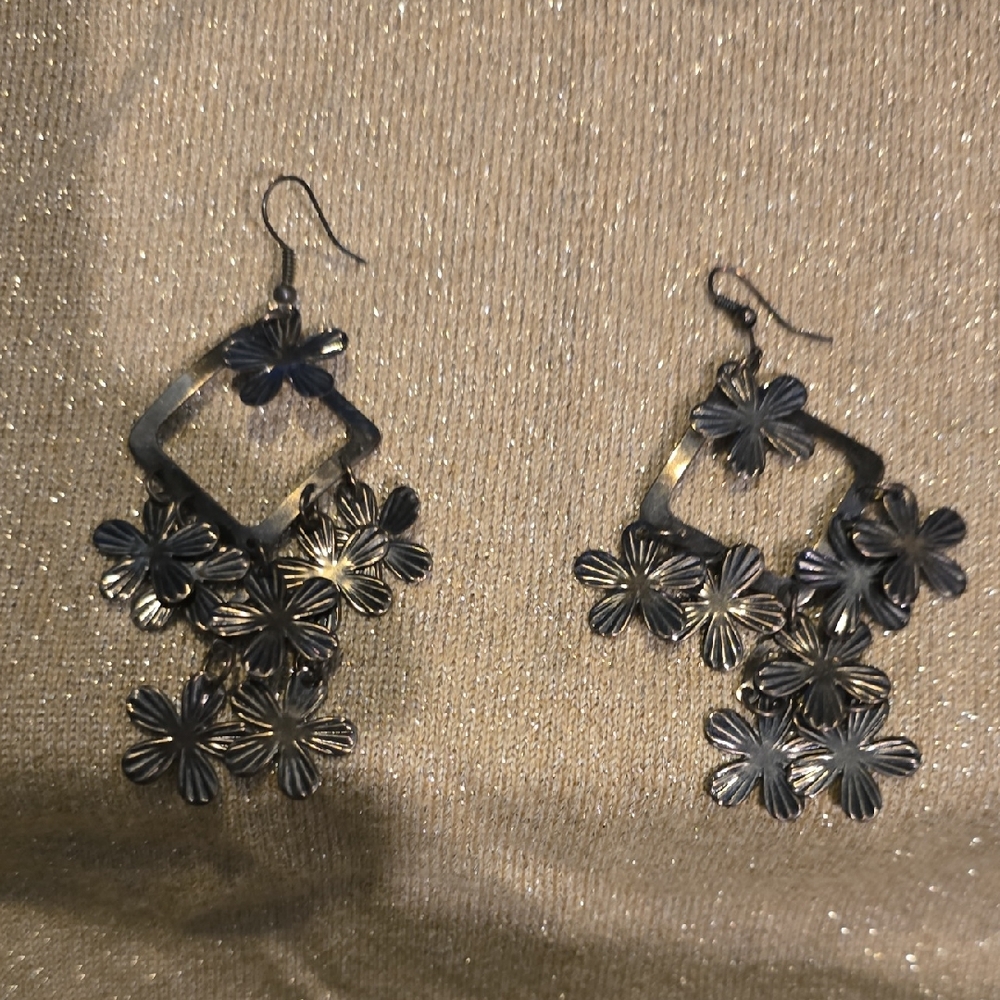 Elegant Floral Earrings